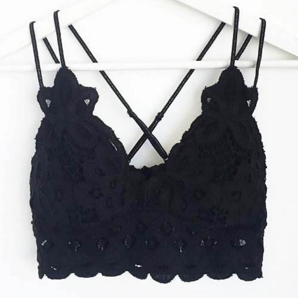 Queen's Lace Bralette in Black